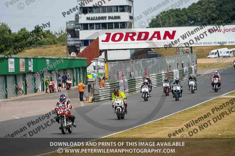 Vintage motorcycle club;eventdigitalimages;mallory park;mallory park trackday photographs;no limits trackdays;peter wileman photography;trackday digital images;trackday photos;vmcc festival 1000 bikes photographs